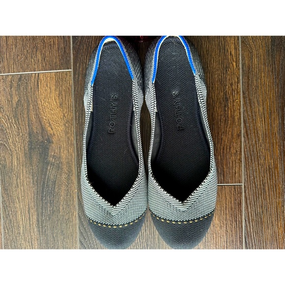 HPx3!! 🎉🎉 EUC Rothy’s The Flat Grey Mist Captoe. Size 7. - Picture 5 of 7